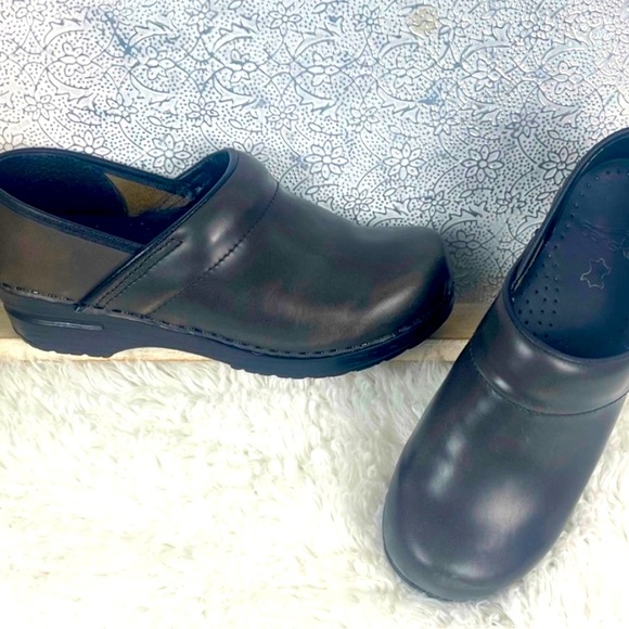 Dansko Professional Cabrio Leather Clogs NIB Size 38/7.5 - Picture 1 of 6